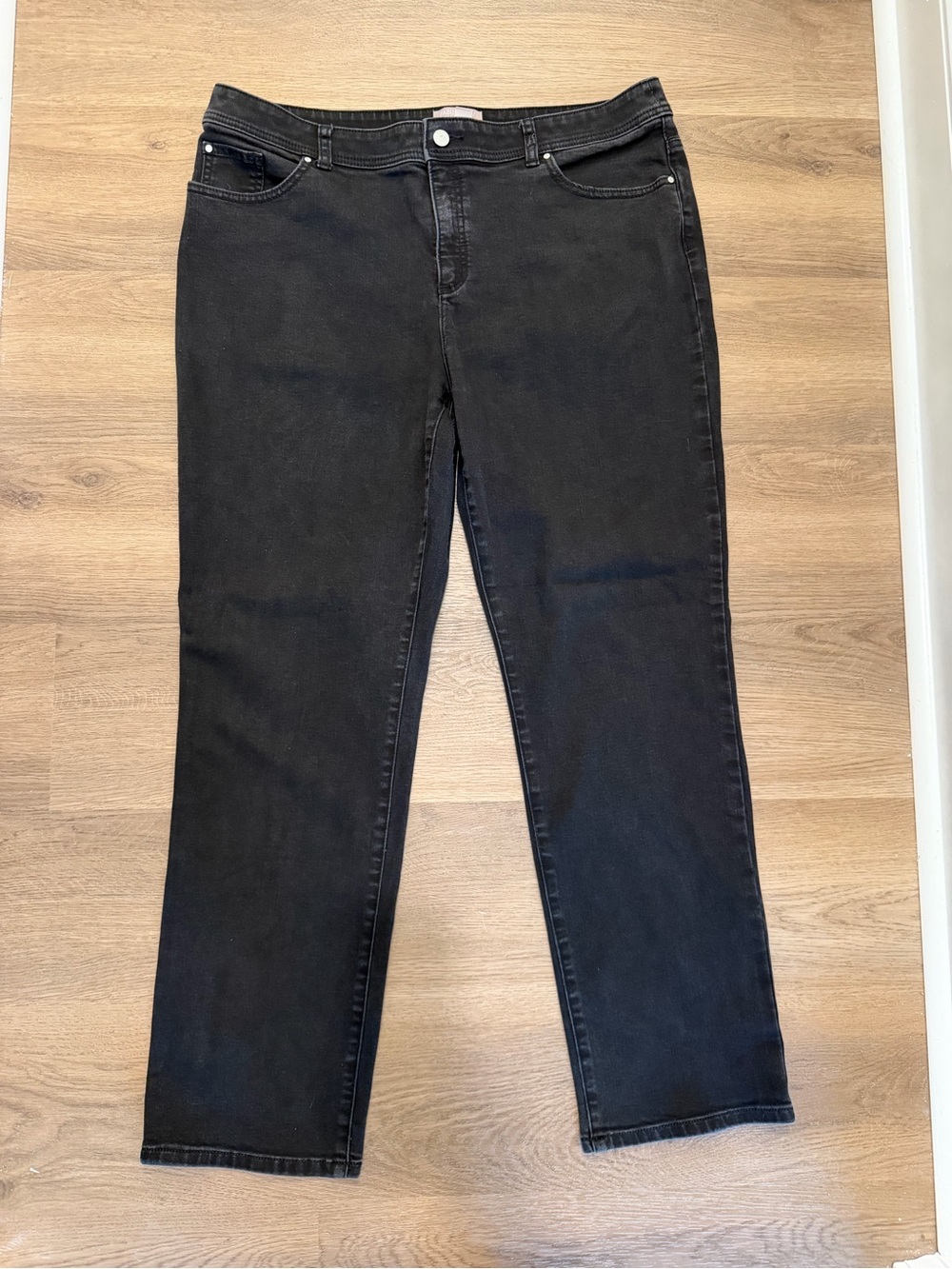 Chico’s Size 3 Reg 16 XL Fabulously Slimming Black Straight Leg Jeans 30 Inseam